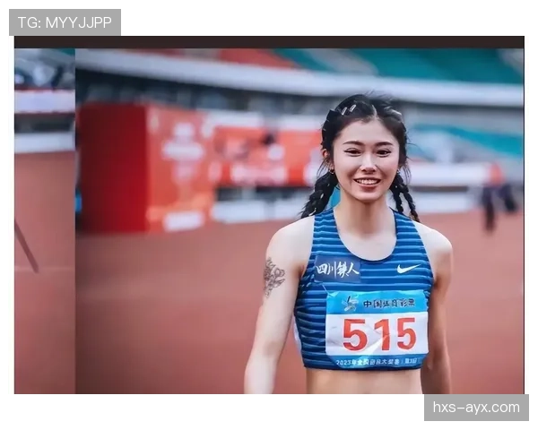 吴艳妮赛前涂指甲油的样子，像极了去夜店前补妆的闺蜜